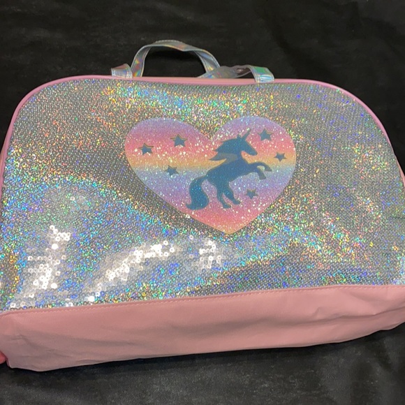 Unicorn overnight bag,NWT larger sized bag,perfect for travel,Kids overnight bag - Picture 5 of 12